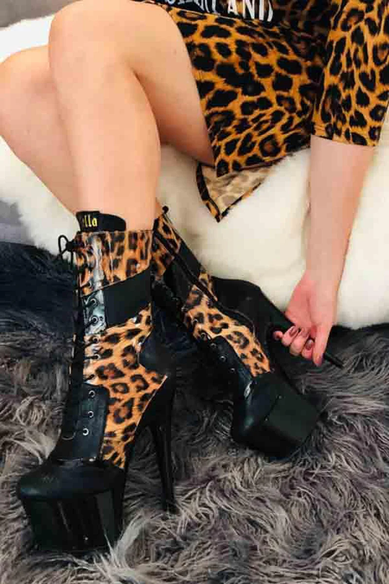 Hella Heels EmpireKicks 7inch Boots - Black  (UK2/3 ONLY)