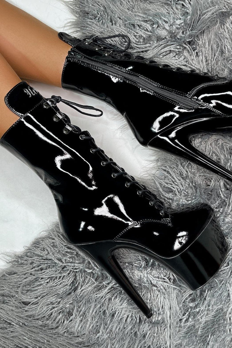 Hella Heels LipKit 7inch Boots - Black Beatles - Image 2