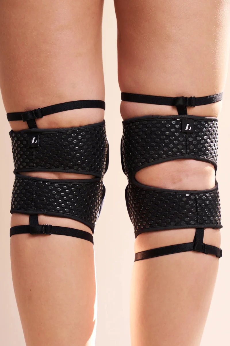 Lunalae Sticky Silicone Garter Kneepads - Black - Image 2
