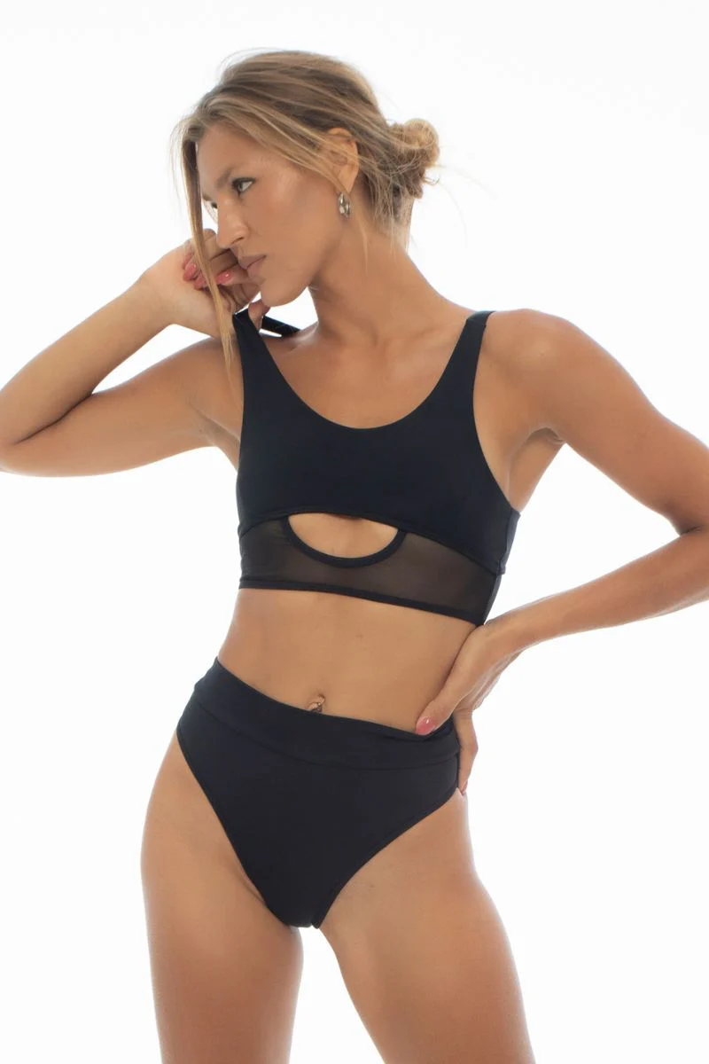 Nona Perkasa Amara Top - Black - Image 6