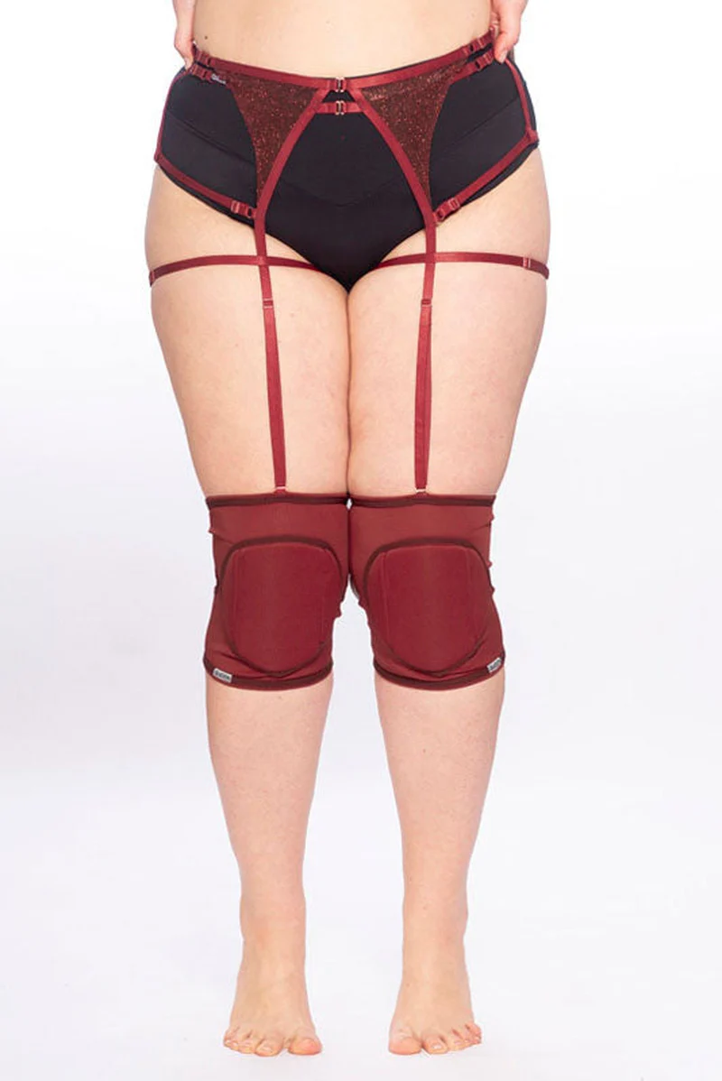 Queen Wear Garter Belt - Cherry Shine - Image 4